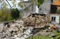 Zniszczony dom w wyniku osuwiska