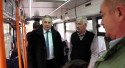 Burmistrz Tomasz Żak jeździ po Andrychowie nowymi busami