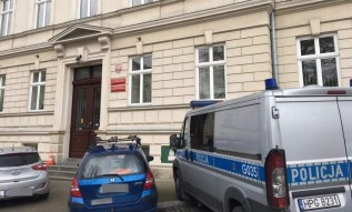 Śmierć 34-latka w Brzezince. Prokuratura: "Różne scenariusze, czekamy na wyniki sekcji zwłok"