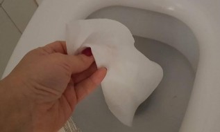 Ważny komunikat w Wieprzu: "Nie wyrzucać ręczników do wycierania wymion krów"