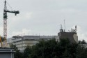 Wielki żuraw budowlany góruje nad Wadowicami. Budowlańcy nie próżnują budując szpital