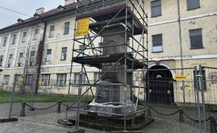 Najstarszy pomnik w Wadowicach będzie odnowiony. Ruszyły prace