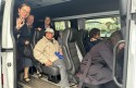 Żałobnicy z Wadowic wyjechali na pogrzeb do Krakowa busem miejskim