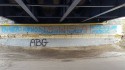 Antysemickie napisy na moście drogowym na bulawarach nad Skawą