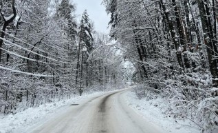 IMGW pilnie ostrzega: &quot;Wzrost natężenia opadów śniegu w Małopolsce&quot;
