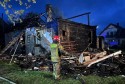Zgliszcza domu po pożarze w Kozińcu