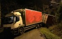 Ciężarówka utknęła na trasie Marcówka-Stryszów