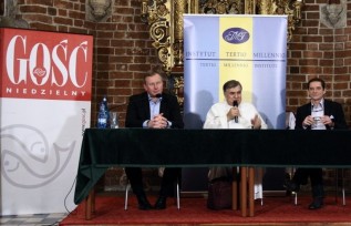 W kapitularzu krakowskich dominikanów debatowali m.in. dziennikarze - Bogusław Chrabota i Przemysław Babiarz 