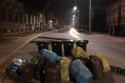 Co za zdumiewający pomysł! W Wadowicach wystawiają śmieci wprost na ulicę