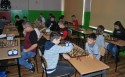 Kilkudziesięciu uczniów zagrało w szachy
