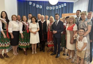 Minister Maląg na spotkaniu w Klubie Seniora w Stryszowie. "Dobrze wydane pieniądze"
