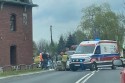 Kraksa w Jaroszowicach. Ucierpiała kobieta, z poważnym urazem głowy trafiła do szpitala
