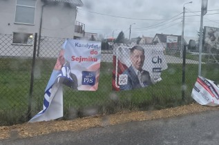 Porwane plakaty wyborcze