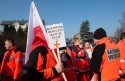 W połowie marca pracownicy pogotowia protestowali pod starostwem