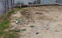 Odpady znalezione nad Jeziorem Mucharskim