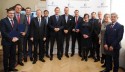 Marszałek Jacek Krupa podpisał z samorządowcami umowy na realizację inwestycji z pieniędzy unijnych