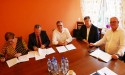 Przedstawiciele Starostwa Powiatowego w Wadowicach podpisali umowę 