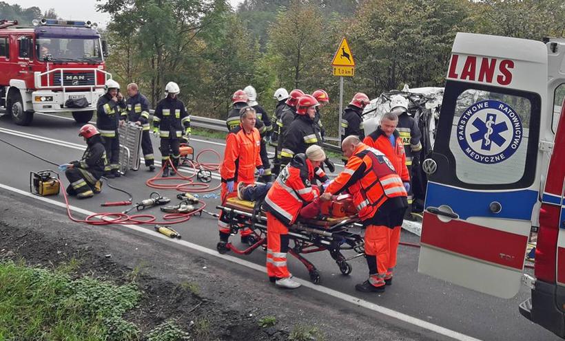 Poważny Wypadek Na Krajówce Pod Kalwarią. Dwóch Kierowców W Ciężkim Stanie Trafiło Do Szpitala