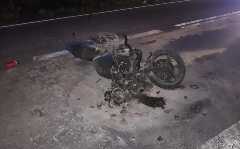 Straszny wypadek w Zatorze. Po zderzeniu z ciężarówką motocykl zaczął się palić