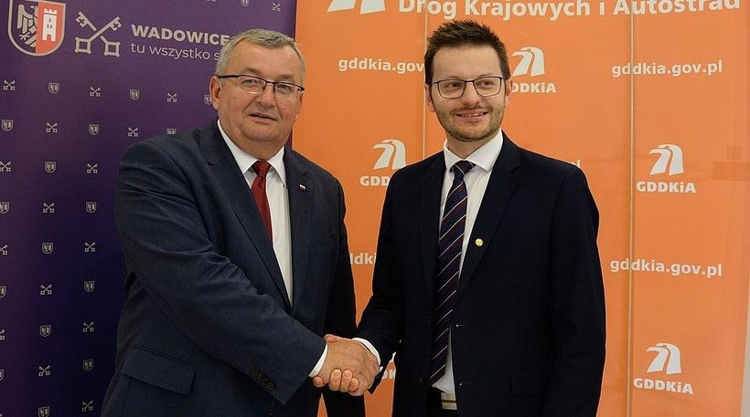 W czwartek minister Andrzej Adamskim podpisał z burmistrzem Wadowic Bartoszem Kalińskim porozumienie w sprawie budowy obwodnicy