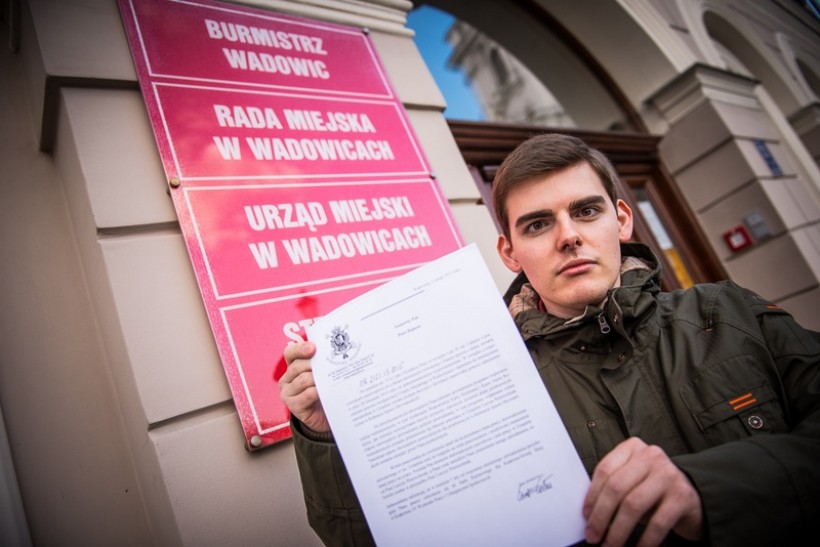 Piotr Hajnosz został zwolniony przez burmistrza z pracy zaraz po tym, jak się ogłoszono, ze będzie kandydował w wyborach do Rady Miejskiej 