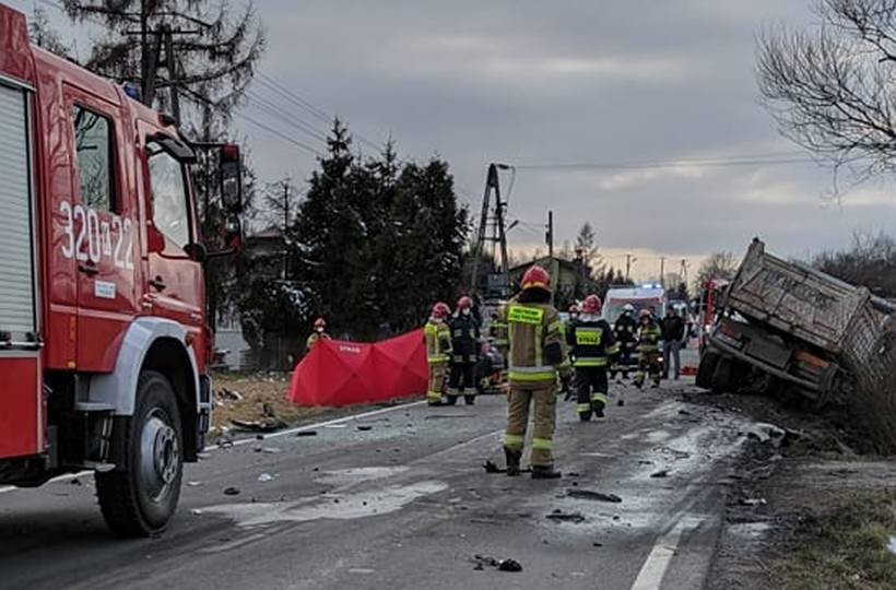 Straszny wypadek pod Przytkowicami. Zderzyły się ciężarówka i auto osobowe