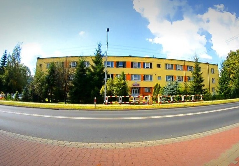 Ważą się losy sali gimnastycznej dla szkoły w Gorzeniu. Siedem firm chce budować