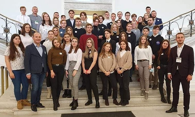 Poseł Platformy wywiózł młodzież z wadowickiego do Sejmu. Co tam robili?