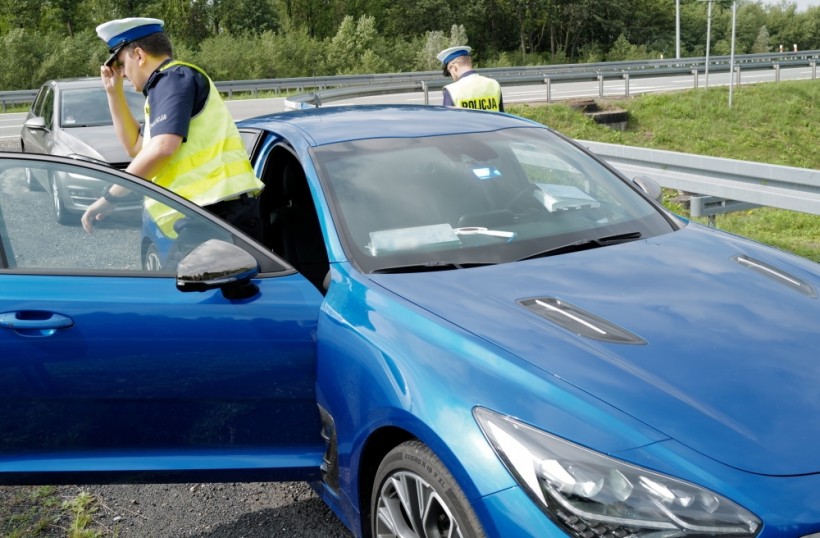 Kierowca stracił prawo jazdy na drodze w Wieprzu. Jechał o 60 km/h za szybko
