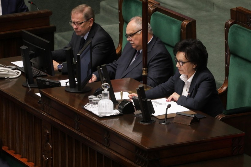 Sejm odrzucił sprzeciw Senatu wobec ustawy wydłużającej kadencję samorządów