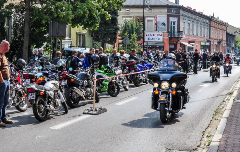 Wielkie święto motocyklistów. Setki maszyn na pielgrzymce z Wadowic do Kalwarii