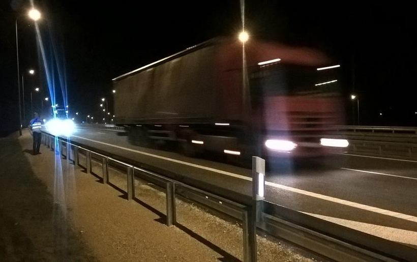 Uwaga tranzytowcy z Wadowic. Granica w Chyżnem zamknięta dla ciężarówek