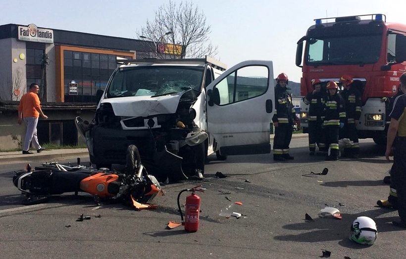 15-letnia motorowerzystka ranna w wypadku na Wałowej. Ze złamaną nogą trafiła do szpitala