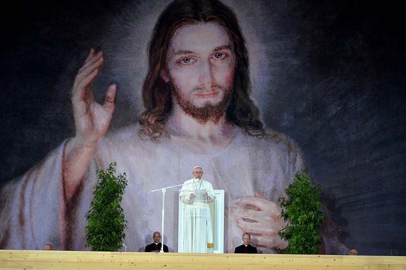 Papież na Błoniach: &quot;Gdzie jest Bóg, gdy niewinni ludzie umierają? Istnieją pytania, na które nie ma ludzkich odpowiedzi&quot;