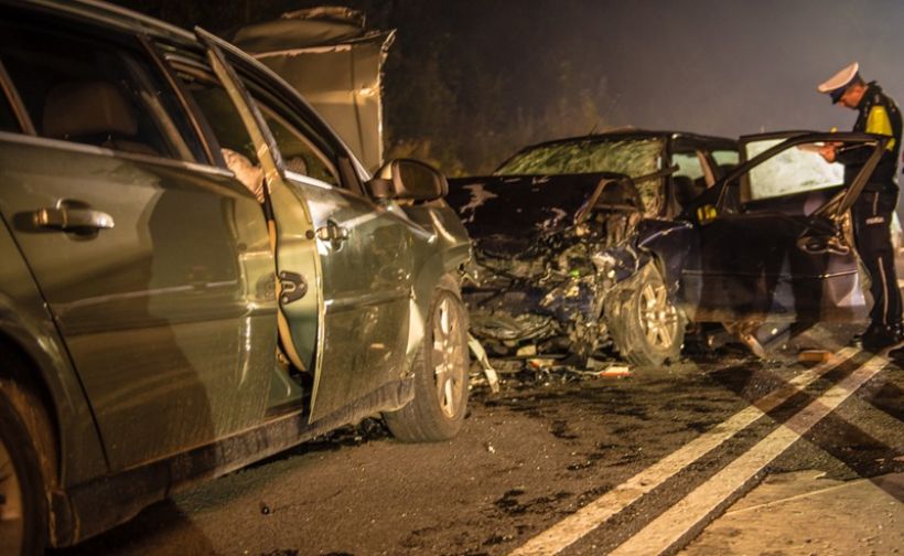 Na drodze krajowej w Jaszczurowej doszło do czołowego zderzenia samochodów