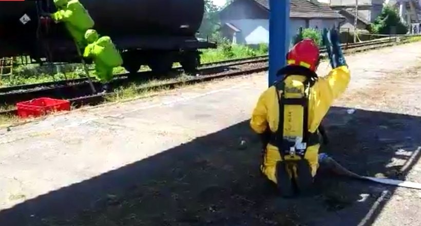 Działania plutonu ratownictwa chemicznego na stacji kolejowej w Spytkowicach