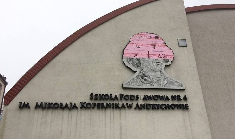 Logo na szkole w Andrychowie zostało zniszczone