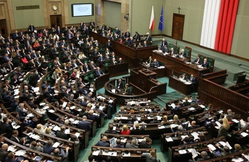 W Polsce mamy aż 86 zarejestrowanych partii, które dysponują 127 milionami złotych