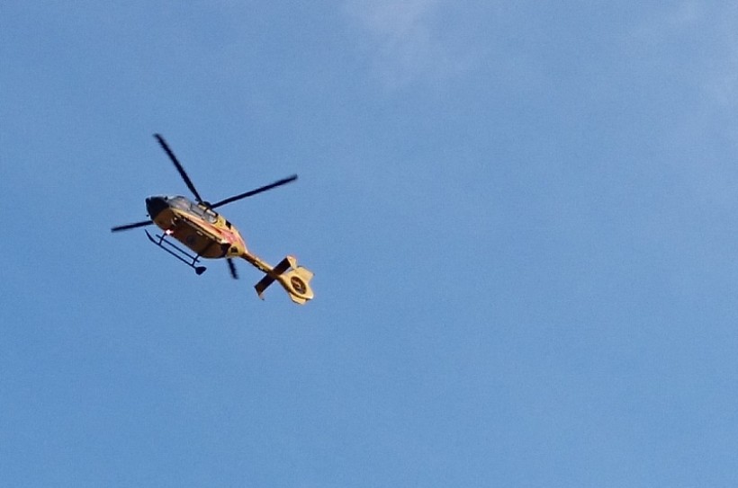 Pracownik , który stracił dłoń został przetransportowany helikopterem do szpitala w Krakowie