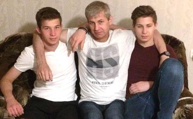 Krzysztof Gawron z synami