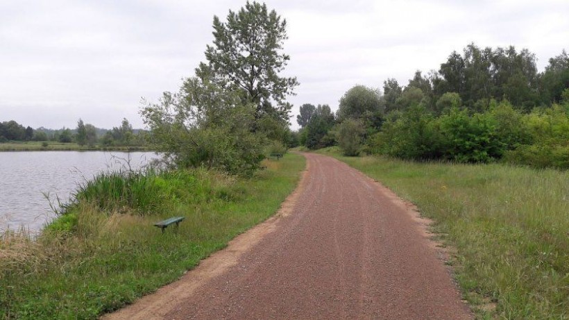 Ścieżka rowerowa przebiega wzdłuż terenów Natura 2000
