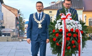 Burmistrza Bartosz Kaliński i wojewoda małopolski Łukasz Kmita
