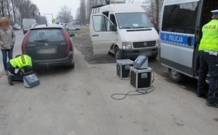 Duża akcja policji w Małopolsce. Sprawdzali &quot;smog&quot; w spalinach samochodów