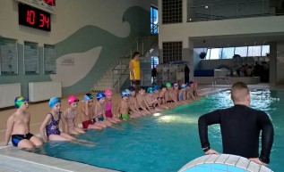 Dzieciaki z Wieprza już w basenie. Gmina skorzystała z pieniędzy resortu sportu