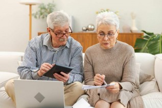 IKZE: Praktyczne porady dla przyszłych emerytów. Jak oszczędzać na IKE i IKZE?