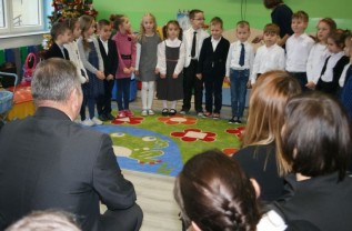Dzieci z przedszkola w Barwałdzie przygotowały część artystyczną z okazji uroczystości otwarcia