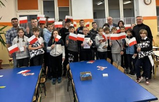 Zawodnicy turnieju szachowego w SP nr 1 w Choczni