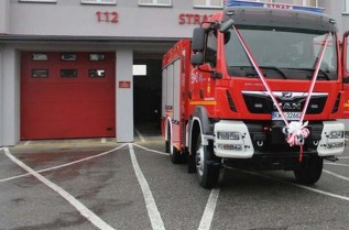 Przykładowy średni wóz strażacki