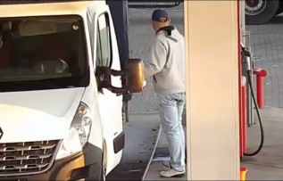Podjechał dostawczakiem i ukradł 500 litrów paliwa. Policja szuka go w całej okolicy