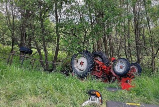 Rośnie liczba wywrotek traktorów w regionie. Strażacy znaleźli prawidłowość